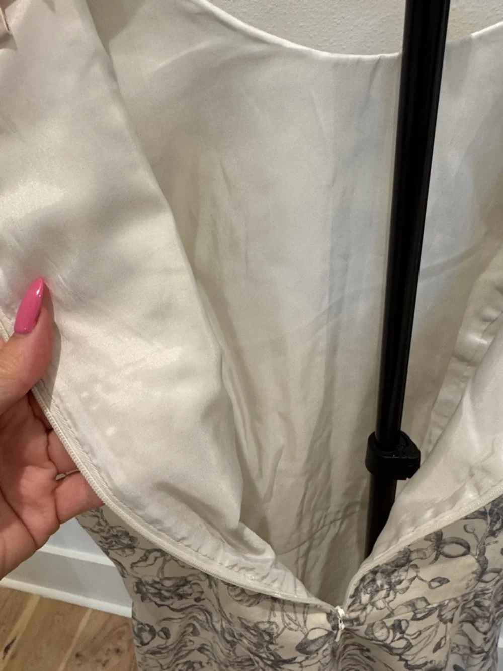 Brooks Brothers White‎ and Gray Floral Short-Sleeve Sheath Dress